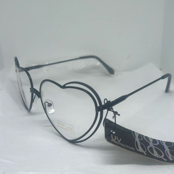 Heart-Shaped Clear Lens Glasses – UV Protection, Lightweight Frame - Picture 1 of 3